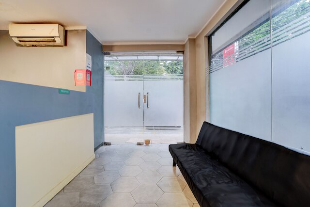 スーパーOYOシデンティムールレジデンスニアMONAS