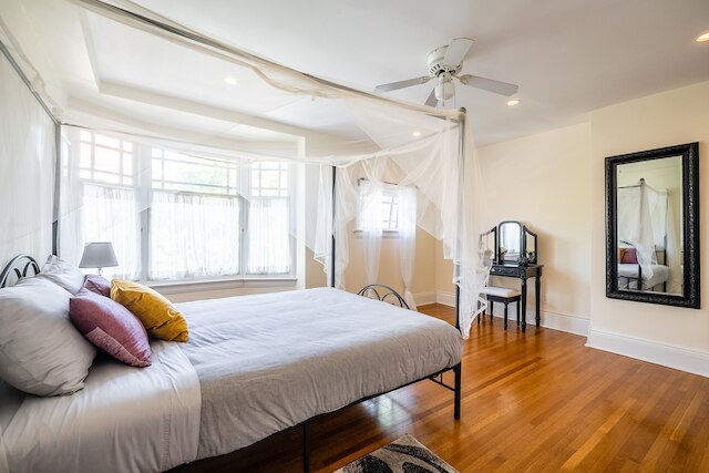 ダウンタウントロントのコージー5ベッドルームハウス