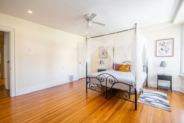 ダウンタウントロントのコージー5ベッドルームハウス