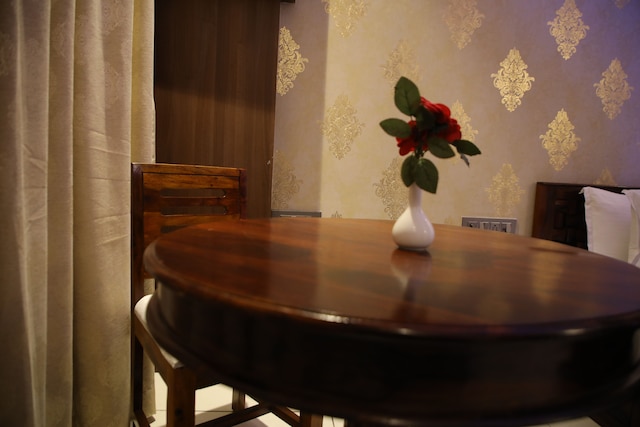 ラジャタドリロイヤルイン