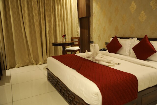 ラジャタドリロイヤルイン