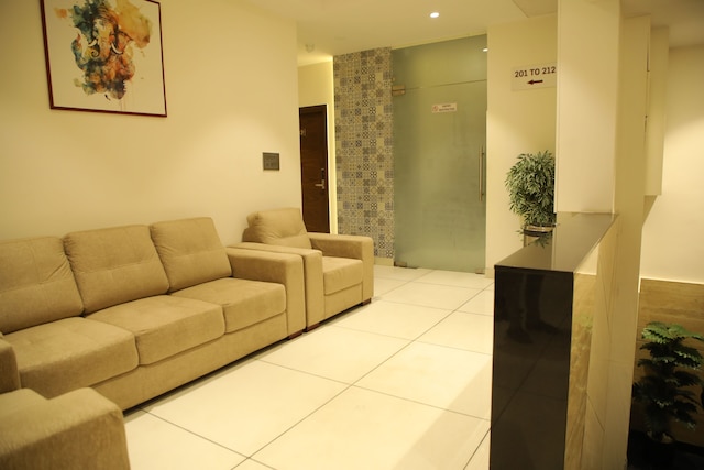 ラジャタドリロイヤルイン