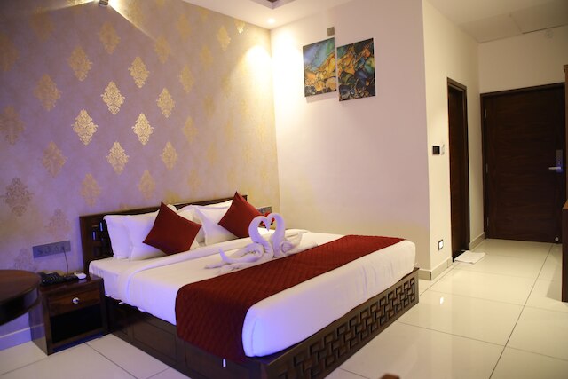 ラジャタドリロイヤルイン