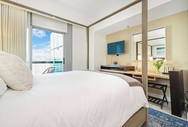 ロアミ アット ブリケル アーチ