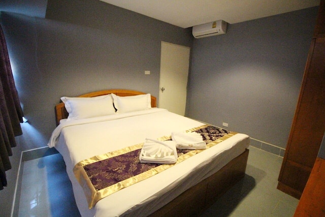 リー・プレイス・パッタナカン・コンド