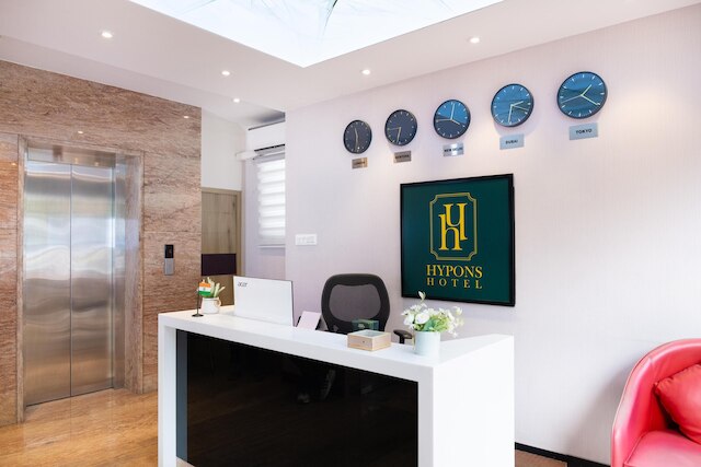 ヒポンズホテルコラマンガラ