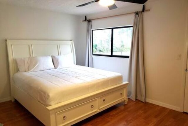 165 ホワイト・フォーン高級キングベッド・モダン2bdrm 2 5BA 素晴らしいプール