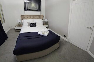 マンチェスター 2-ベッド ハウス, スリープス 4, 20 ミン トゥ センター