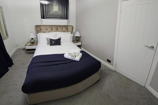 マンチェスター 2-ベッド ハウス, スリープス 4, 20 ミン トゥ センター