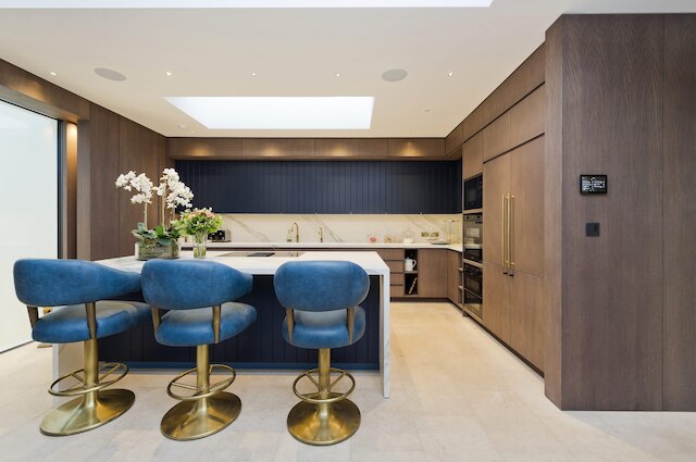 スタンニングな5ベッドルームの家 フラム、屋内プール、サウナ、プライベートガーデン付き