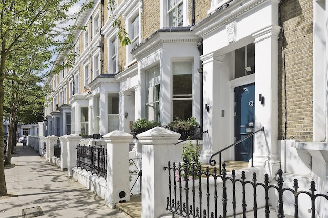 ゴージャスでスタイリッシュなインテリアデザインの5ベッドルームの家 ホーランドパーク - 絶好のロケーション