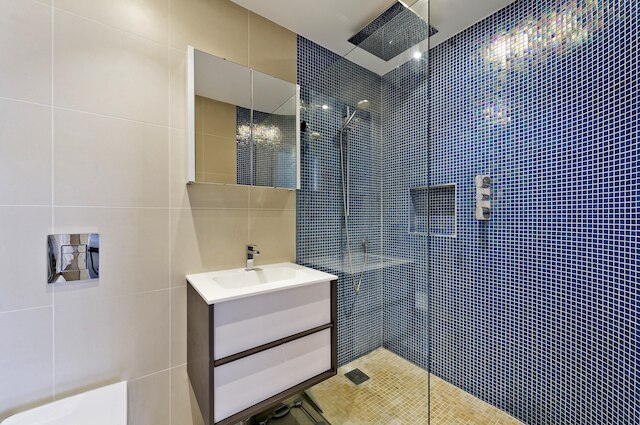 広々とした3ベッドルームのアパートメント アールズ・コート