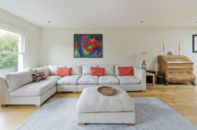 広々とした3ベッドルームのアパートメント アールズ・コート