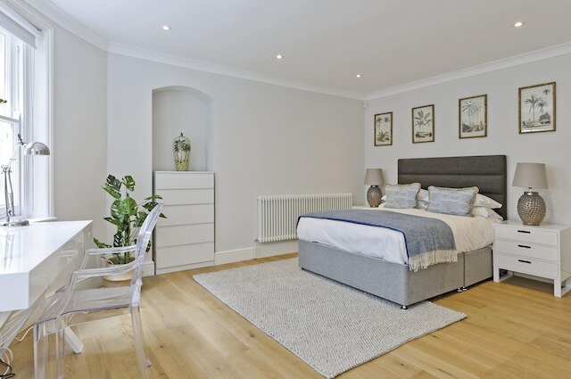 ヒュージ ケンジントンガーデン フラット