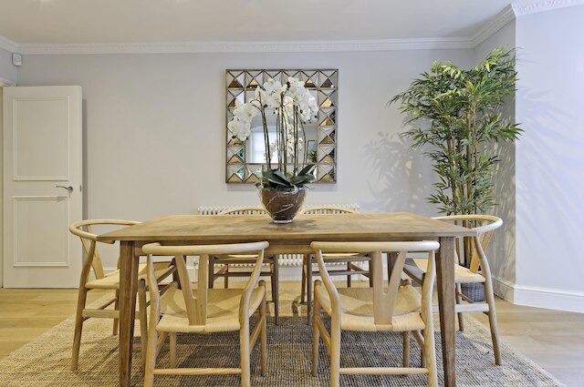 ヒュージ ケンジントンガーデン フラット