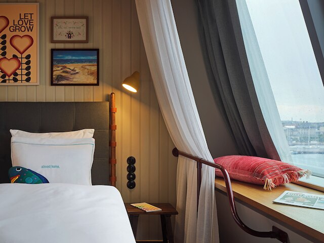 25アワーズ ホテル ペーパー アイランド