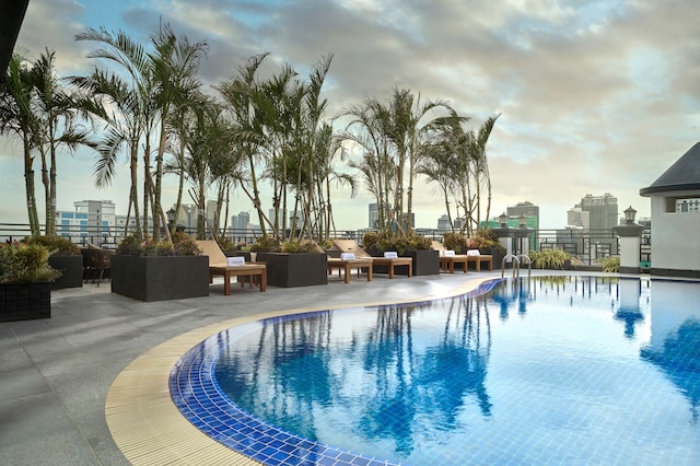 キャラバン ホテル バイ EHM