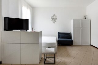 ホワイトリーブズ スタジオ バイ ワンダフル イタリア