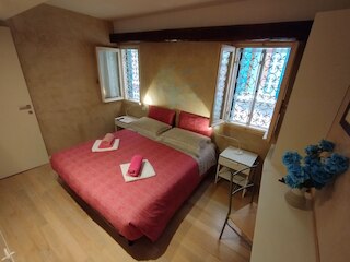 カ リリカ ピース オブ マインド ジャスト ア フュー ステップス フロム セントマークススクエア