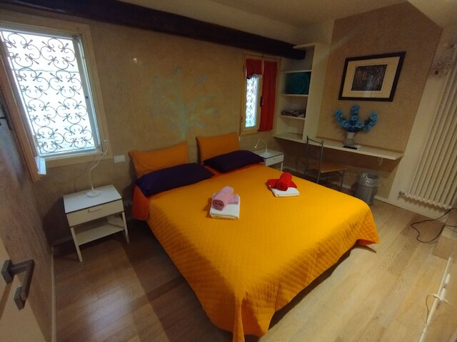 カ リリカ ピース オブ マインド ジャスト ア フュー ステップス フロム セントマークススクエア