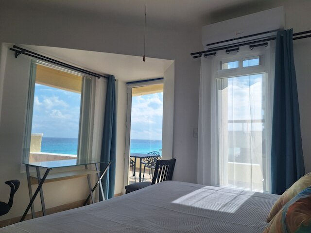 カンクン プラザ コンドス