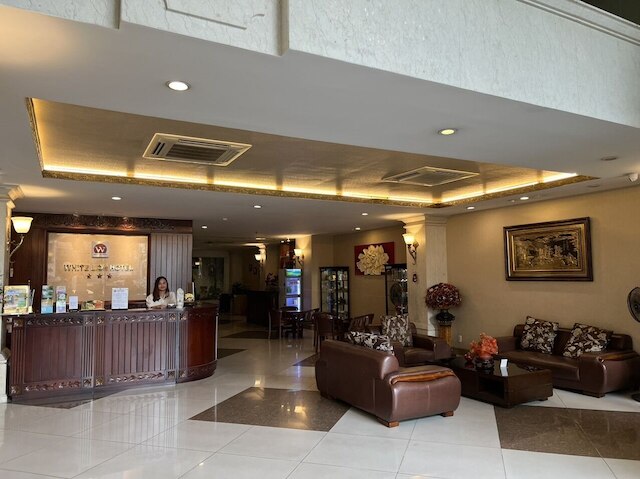 ホワイトライオンホテル