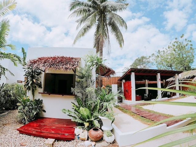 エブリデイサンデーホテルカフェ