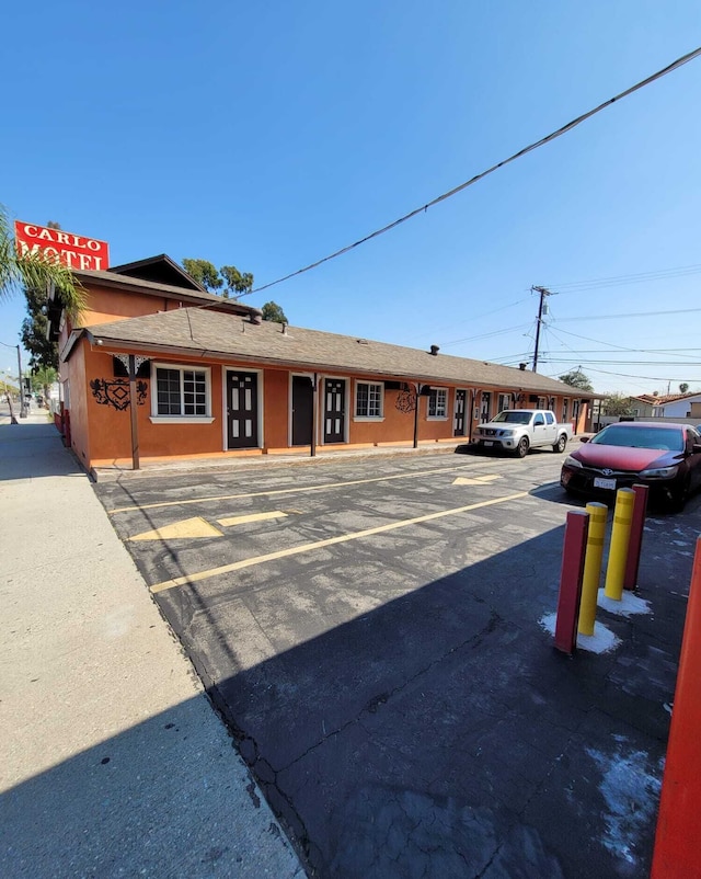 カルロ・モーテル