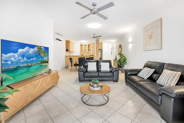 プールへの直接アクセス付き広々とした3ベッド