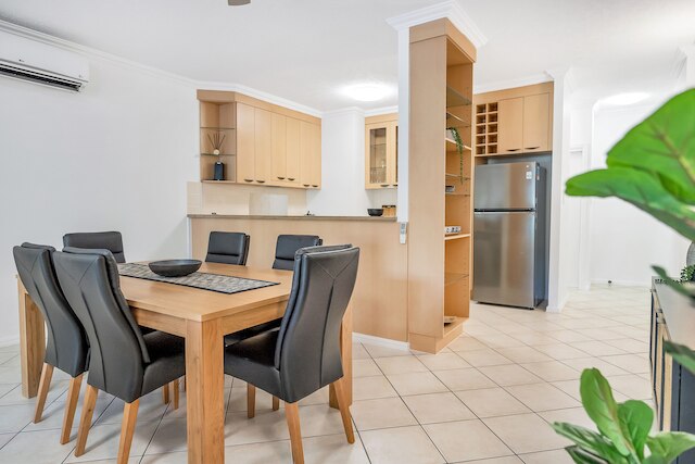 プールへの直接アクセス付き広々とした3ベッド