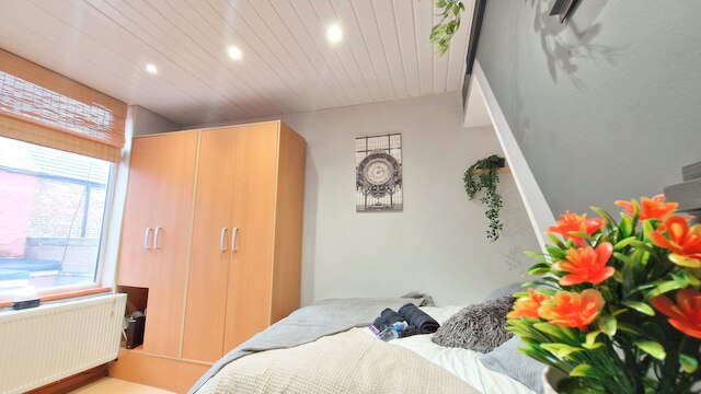 素晴らしい5ベッドルームの家、リバプール！素晴らしい立地！