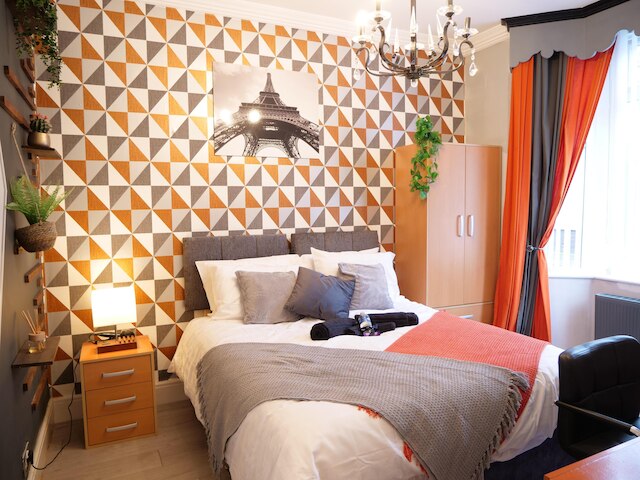 素晴らしい5ベッドルームの家、リバプール！素晴らしい立地！