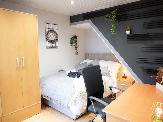 素晴らしい5ベッドルームの家、リバプール！素晴らしい立地！