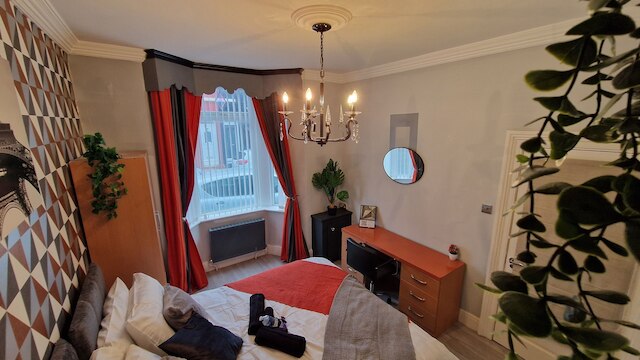 素晴らしい5ベッドルームの家、リバプール！素晴らしい立地！