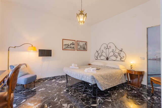 シルバー アパートメント by ワンダフル イタリー