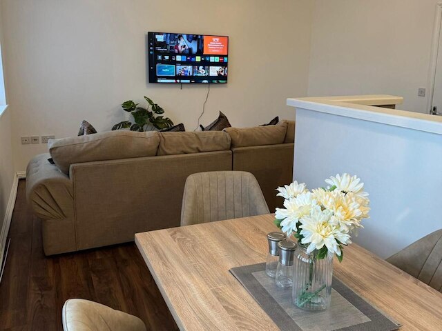 アパートメント スリープス5 パーキング ネットフリックス ニア シティ センター / エティハド