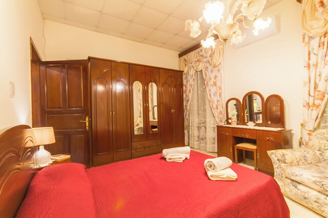 サニー マルテーズ タウンハウス マドニーナ カルカラ