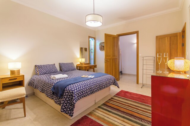 ア マグニフィセント サニー シーフロント アパート スリーマ