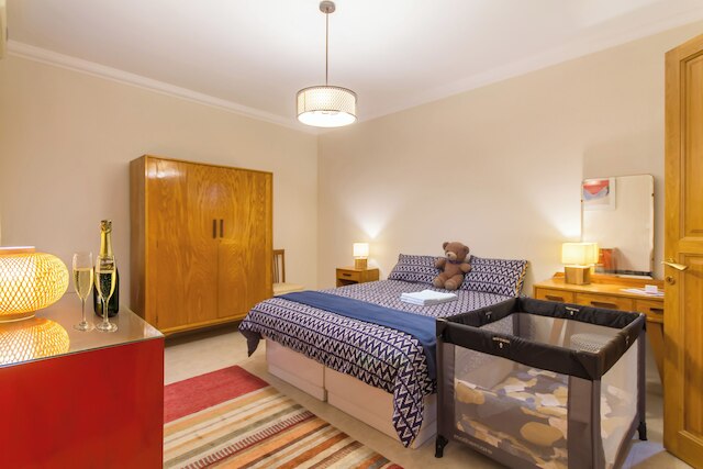 ア マグニフィセント サニー シーフロント アパート スリーマ