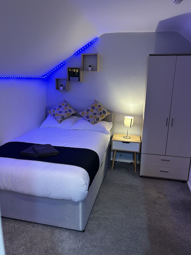 クワーキー オアシス アンフィールド