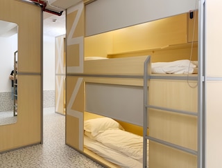 WeFlow Hostel - Shanghai Xintiandi