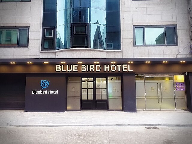 Bluebird Hotel