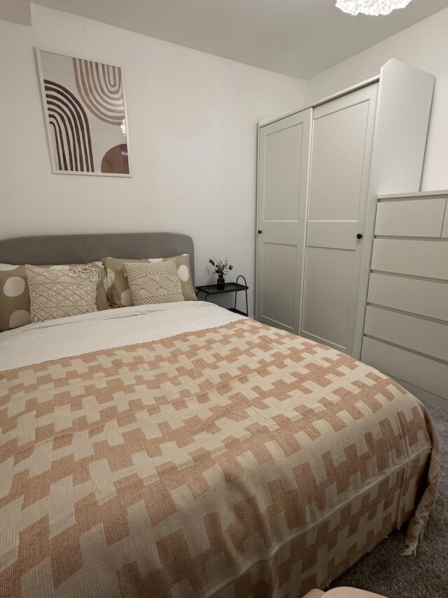 ノー ロンガー リステッド エニー モア