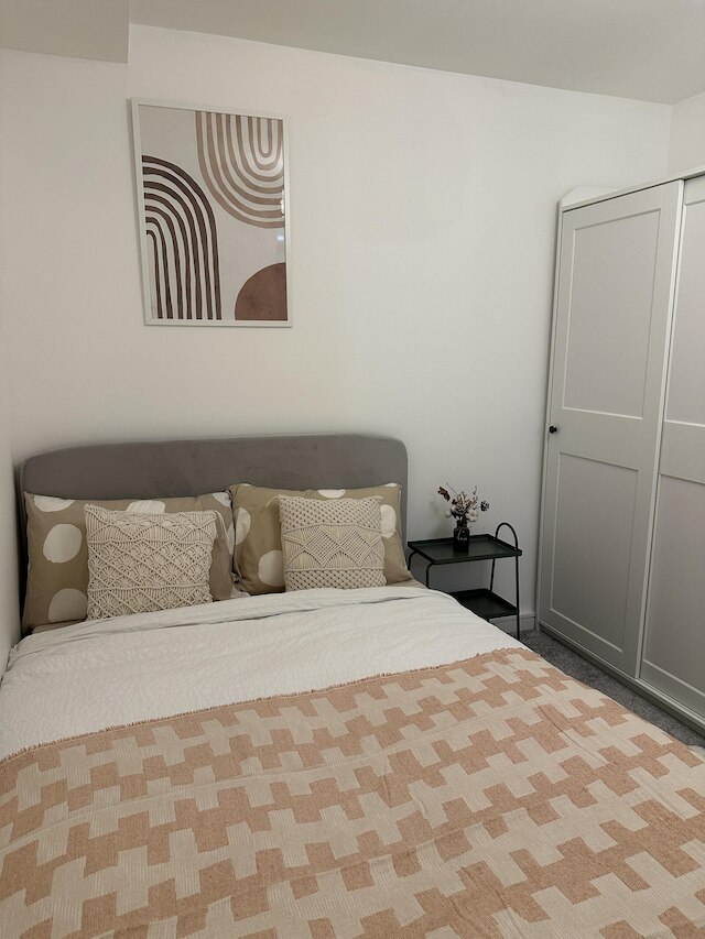 ノー ロンガー リステッド エニー モア