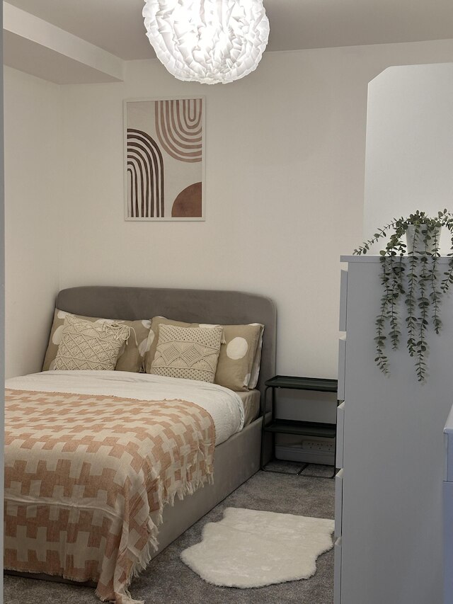 ノー ロンガー リステッド エニー モア