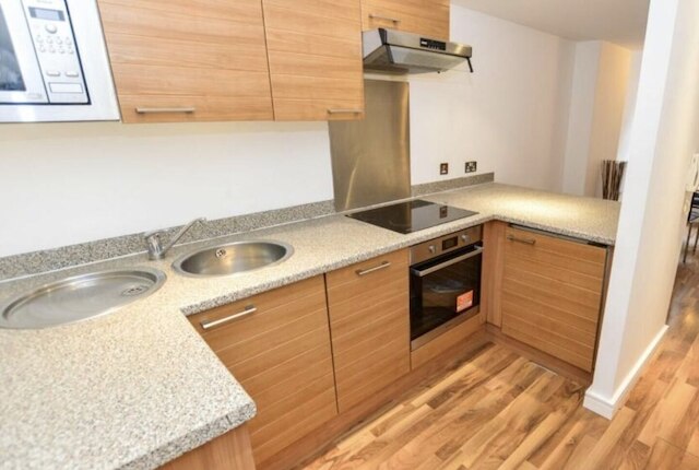 ノー ロンガー リステッド エニー モア