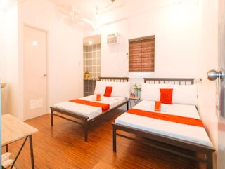 OYO 1087 エンリコス・プレイス・カミアス