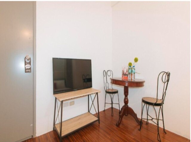 OYO 1087 エンリコス・プレイス・カミアス