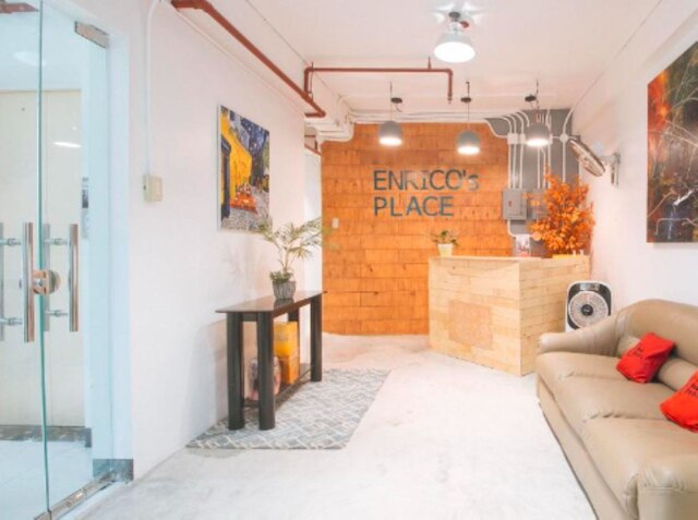 OYO 1087 エンリコス・プレイス・カミアス