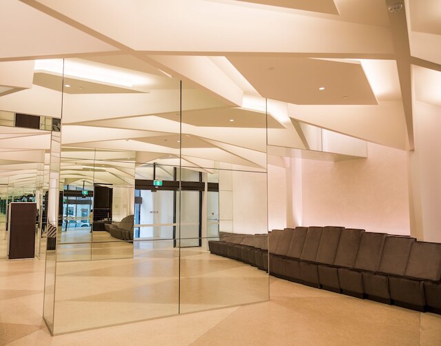 ルミナステイズ - ライトハウス